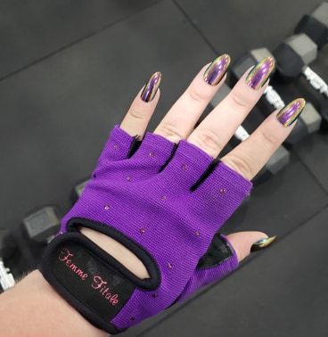 
                  
                    Load image into Gallery viewer, Purple Femme Fitale Fitness Swarovski Crystal Embellished Fitness Gloves
                  
                
