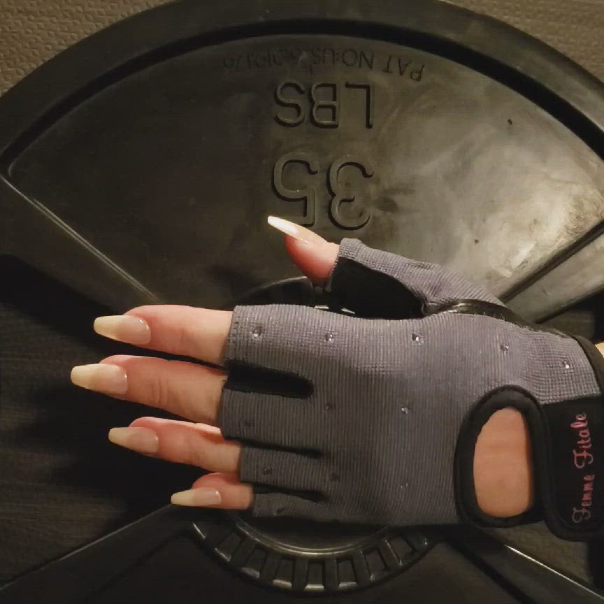 
                  
                    Load and play video in Gallery viewer, Steel Gray Femme Fitale Fitness Swarovski Crystal Embellished Fitness Gloves
                  
                